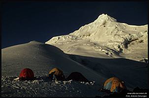 Tocllaraju Hochlager